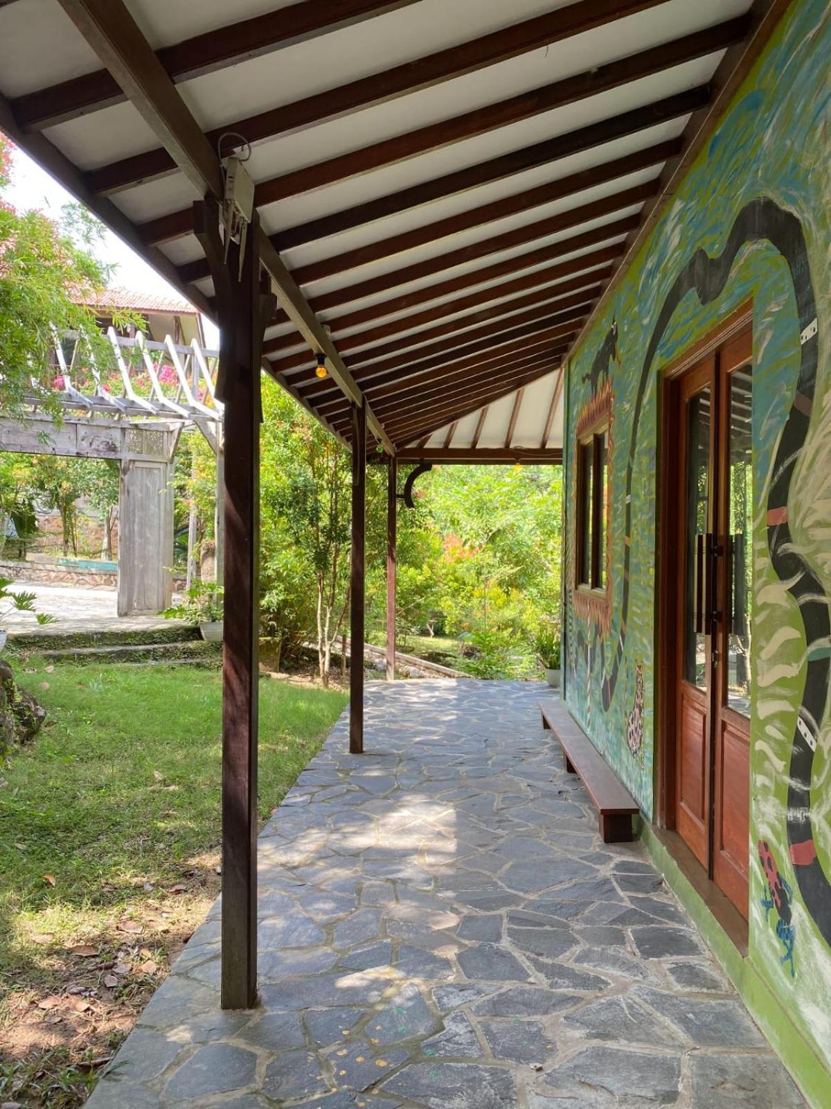 Big K Hostel Karimunjawa Exterior photo